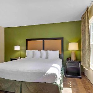 Deluxe Studio 1 King Bed Non-Smoking